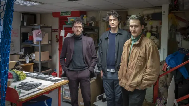 Fanaan Ollie Tobi fanaan Josh Field and qoraa Roland Fischer-Vousden ayaa helay goobo ay ku shaqeeystaan