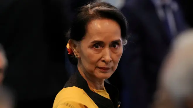 Aung San Suu Kyi dianggap tak berbuat banyak guna mencegah gelombang kekerasan terhadap Muslim Rohingya di Myanmar.