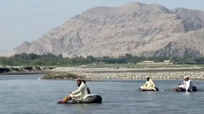 Učitelji iz Avganistana rizikuju živote na putu do škola