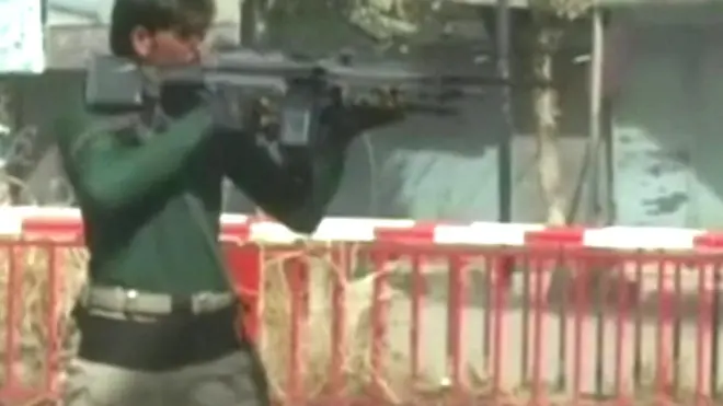 پس از چهار روز درگیری نفس‌گیر، مقام‌های افغان می‌گویند که طالبان را از شهر استراتژیک قندز در شمال افغانستان بیرون رانده‌اند.