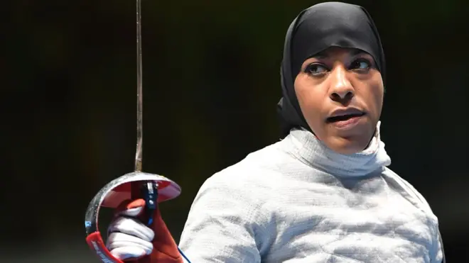 La esgrimista Ibtihaj Muhammad representó a Estados Unidos en la disciplina de esgrima en las Olimpiadas de Río.