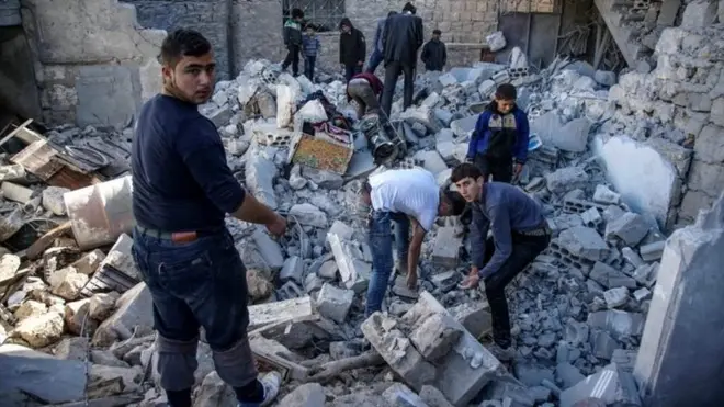 İdlib'de hava saldırısı düzenlenen pazar alanı