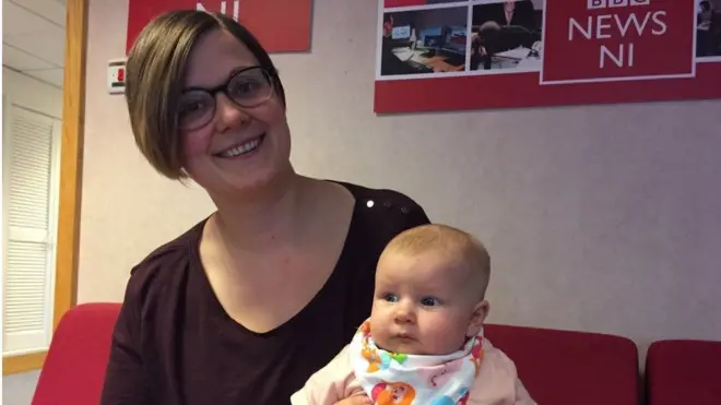 Mama atukanwa kwa kumyonyesha mwanawe katka mkahawa wa Nandos