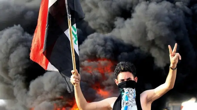 د عراق په ځینو ښارونو کې زرګونه کسانو د ناسمو عامه خدمتونو، فساد او بې کارۍ پرضد پراخ لاریونونه کړي، چې تر اوسه اوه کسان پکې وژل شوي او سلګونه نور ژوبل شوي.