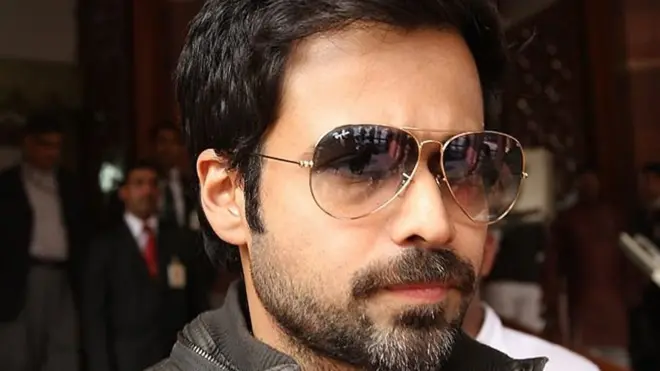 عمران ہاشمی کا کہتے ہیں کہ فلموں میں رومانی سین بہت سے لوگوں کے سامنے کرنا انھیں عجیب لگتا ہے اور اس میں کوئی جذبات نہیں ہوتے