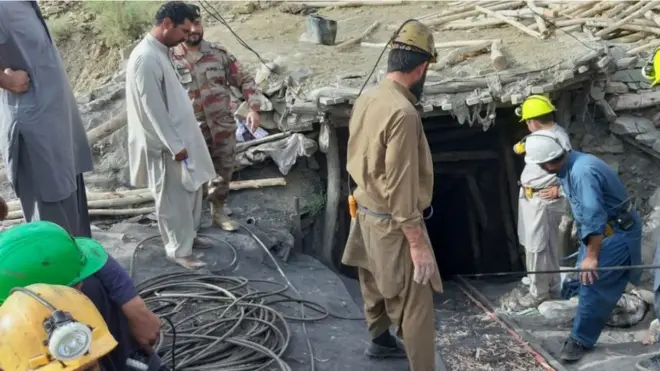 کان میں گیس زیادہ ہونے کی وجہ سے ریسکیو ٹیم کے تمام لوگ بے ہوش ہوگئے