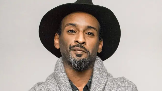 Nur Warsame mengatakan ia juga masih menghadapi ancaman secara rutin.