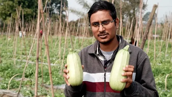 चितवनका किसान लेखनाथ भुसाल।