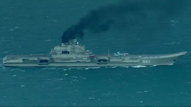 Российский авианосец проходит Ла-Манш