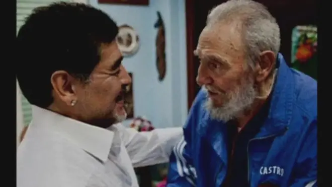 وصل دييجو مارادونا، أسطورة كرة القدم، إلى كوبا للمشاركة بمراسم دفن كاسترو.