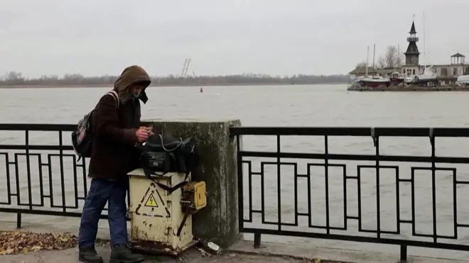 Как жители освобожденного Херсона пытаются попасть на оккупированный левый берег Днепра