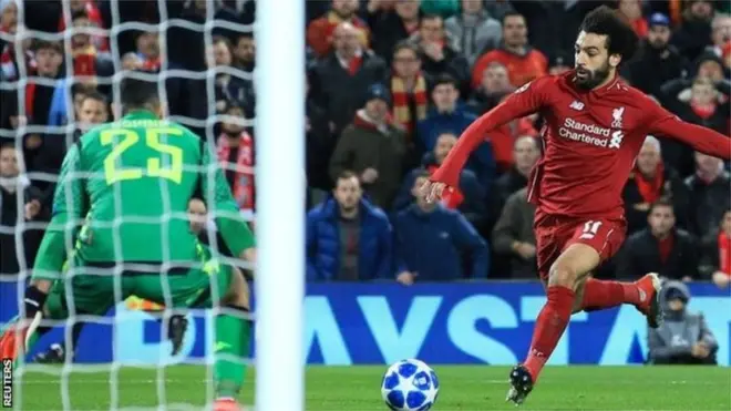 منح الهدف الذي أحرزه المصري محمد صلاح في شباك دافيد أوسبينا حارس نابولي الدقيقة 34 ليفربول المركز الثاني في المجموعة الثالثة