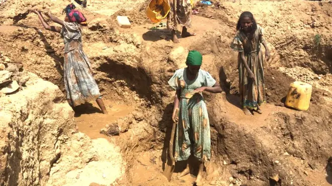 ልማዳዊ ዕደና ሳፋየር