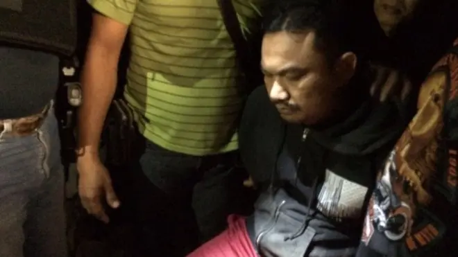 Wakil Ketua DPRD Bali Jero Gede Komang Swastika buron selama sepekan, sebelum diciduk polisi di sebuah kandang sapi.
