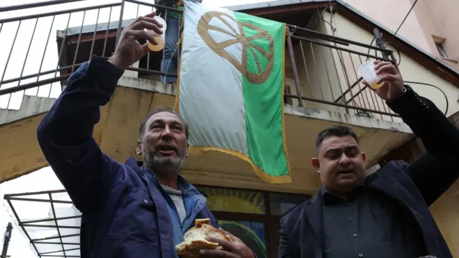 Posle sečenja slavskog kolača, tradicija nalaže zdravicu