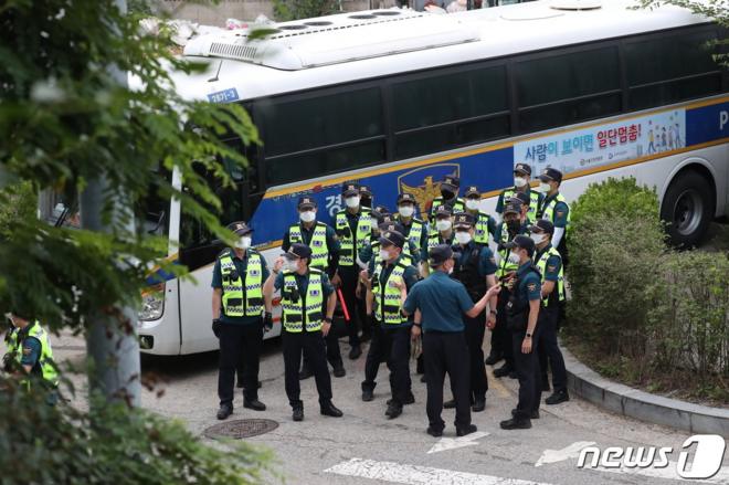 박원순 서울시장이 실종돼 경찰이 수색에 나섰다.