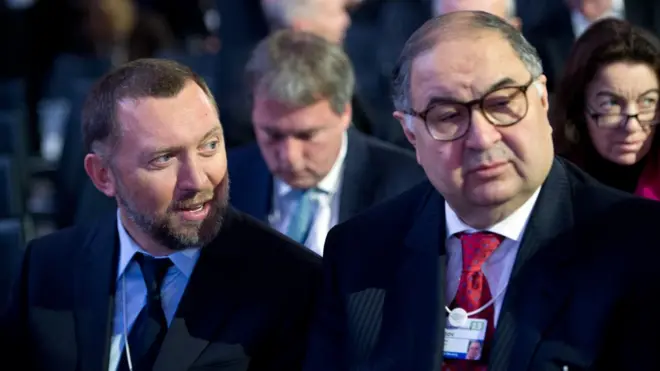 Одной из главных жертв последней волны санкций газеты называют Олега Дерипаску (слева)