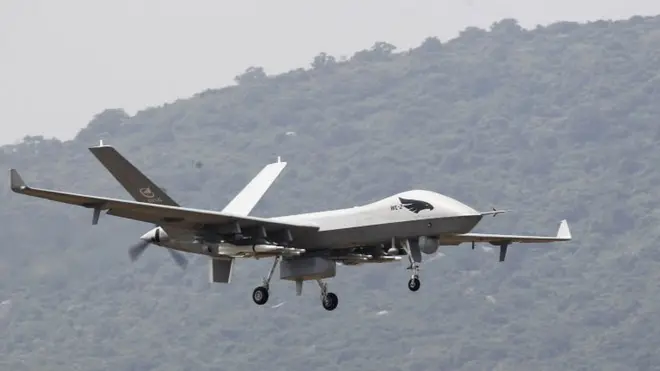 پهپاد وینگ لونگ ۲ در نمایشگاه صنعت هوایی چین در سال ۲۰۲۱ به نمایش در آمد