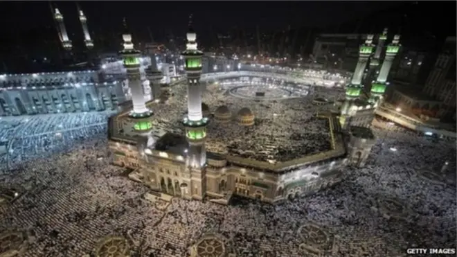 મસ્જિદ અલ-હરમ ઇસ્લામની સૌથી વધુ પવિત્ર મસ્જિદ છે