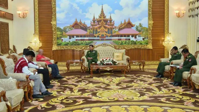 ကေအန်ယူ ဥက္ကဌ ဗိုလ်ချုပ်ကြီး စောမူတူး စေးဖိုး နဲ့ တပ်မတော် အကြီးအကဲတို့ ပြီးခဲ့တဲ့ နို၀င်ဘာလက တွေ့ဆုံ