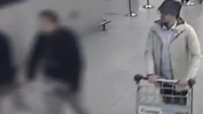 Mohamed Abrini dikenal sebagai "pria bertopi" setelah pemboman Brussels.