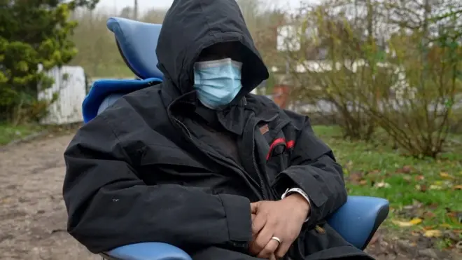 Mohamed Isa Omar fue una de las dos personas que sobrevivieron a la tragedia en la que murieron más de 20 personas en el Canal de la Macha.