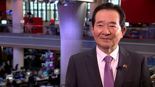 한국 정세균 국회의장이 17일 영국 런던 BBC 본사에서 인터뷰를 하고 있다