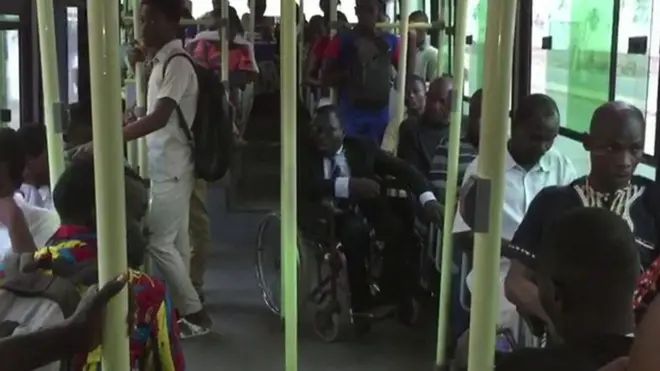 Les personnes à mobilité réduite souffrent du manque d'aide en Afrique