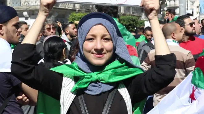 الشباب في الجزائر صوت يعلو في التظاهر