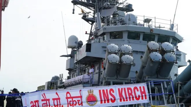 ඉන්දීය නාවික හමුදාවට අයත් 'කර්ච්' නෞකාව