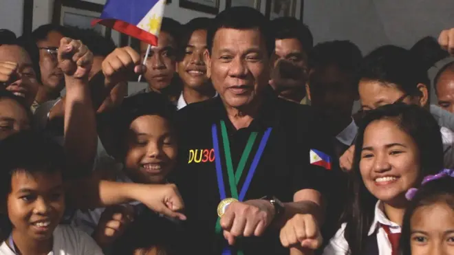 Sejumlah warga di Filipina mempertanyakan kenapa seorang presiden menggunakan pidato resmi untuk membahas masalah-masalah pribadi.