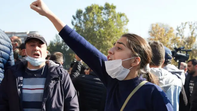 демонстрантка