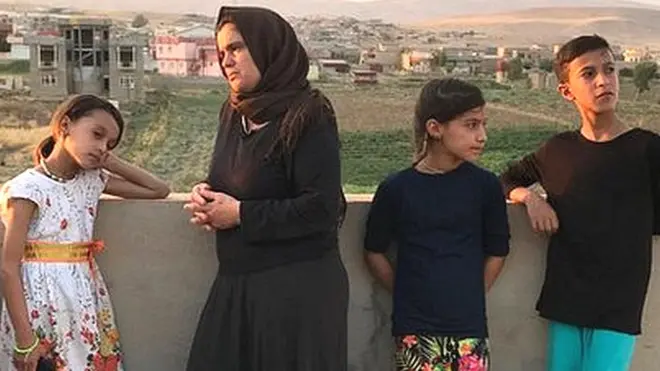 बहार दाऊद और उनके तीन बच्चे