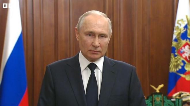 プーチン氏は「国民に感謝」、国営テレビは「西側」非難　BBCロシア編集長報告