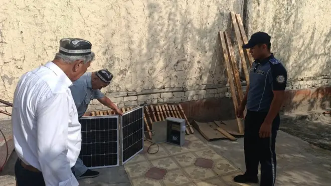 Ўзбекистон бўйлаб қуёш панелларини ўрнатиш ишларига прокуратура, божхона ва ички ишлар ходимлари жалб қилинган.