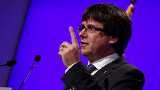 İspanya'daki Katalonya Özerk Yönetimi Başkanı Carles Puigdemont