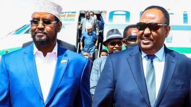 Madaxweynaha Puntland, Siciid Cabdullaahi Deni (midig) iyo madaxweynaha Jubaland, Axmed Maxamed Islaam