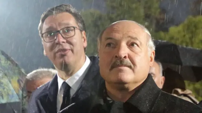 Актуелни лидери Србије и Белорусије положили су венце на гробове страдалих војника у Другом светском рату