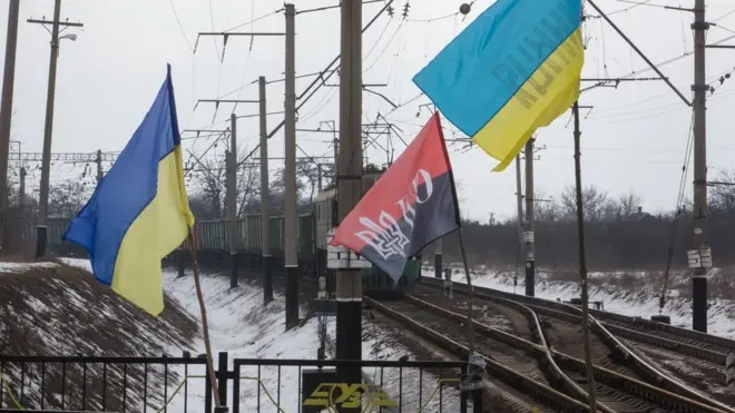 В "Укрзалізниці" кажуть, що через станцію Кривий Торець потяги і далі не їздять