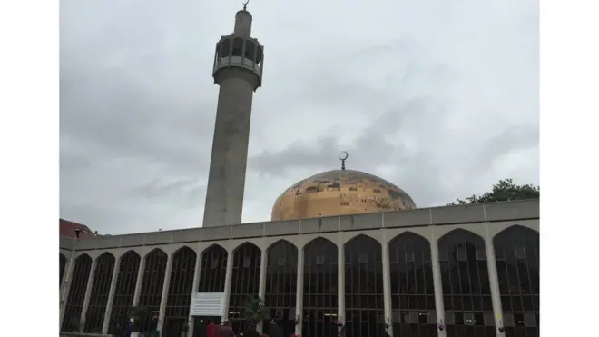 Le cadeau du roi George VI profite également aux ambassades des pays musulmans