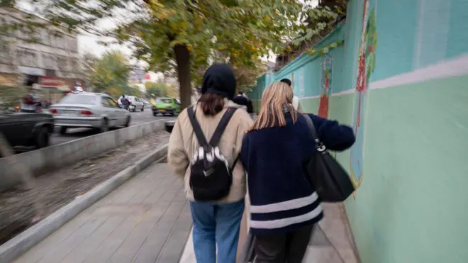 زندگی روزمره در خیابانی در تهران