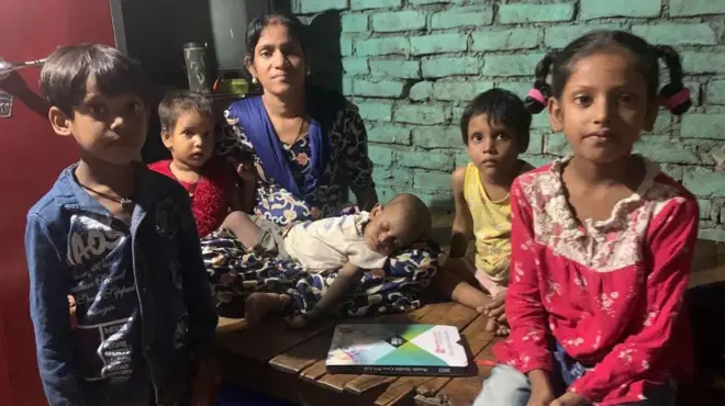 अपने बच्चों के साथ सोनी खातून