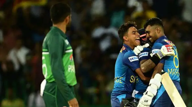 තියුණු තරගයකින් පසු ශ්‍රී ලංකාව අවසන් මහ තරගයට සුදුසුකම් ලබයි