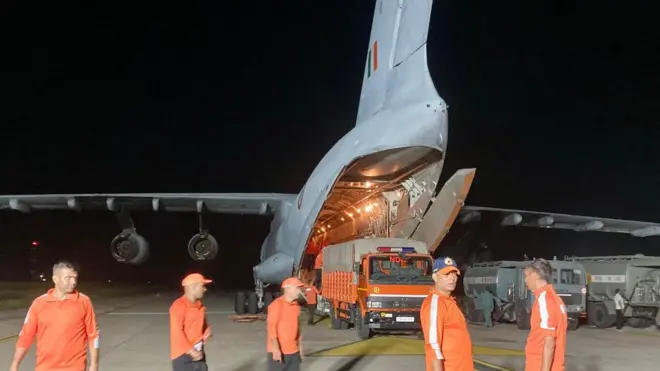 విజయవాడకు భారత వాయుసేన విమానాలు 