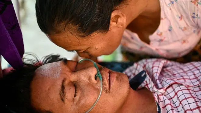 စကိုင်းမှာ ငလျင်ဘေးက အသက်မသေပဲ လွတ်လာသူ