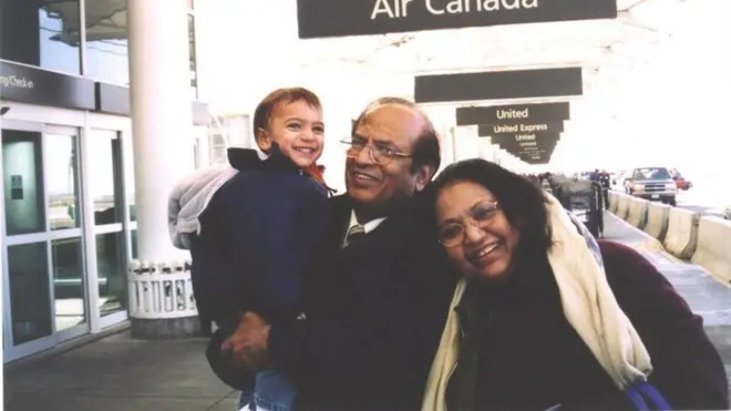 डॉ. आशा गोयल कुटुंबियांसमवेत