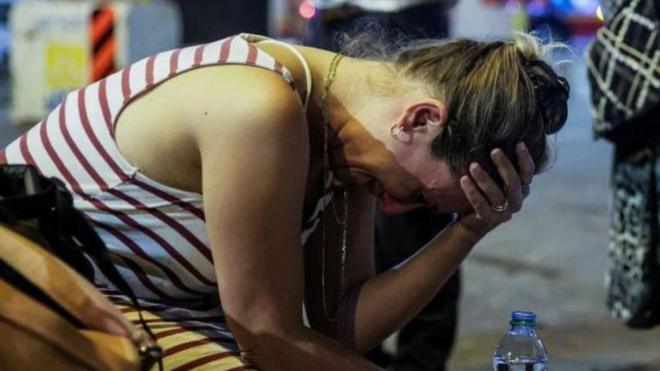 Mulher israelense chorando