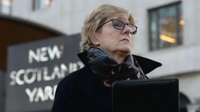 Салли Дэвис