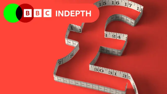 Un signe de livre gravé à l'aide d'un mètre ruban