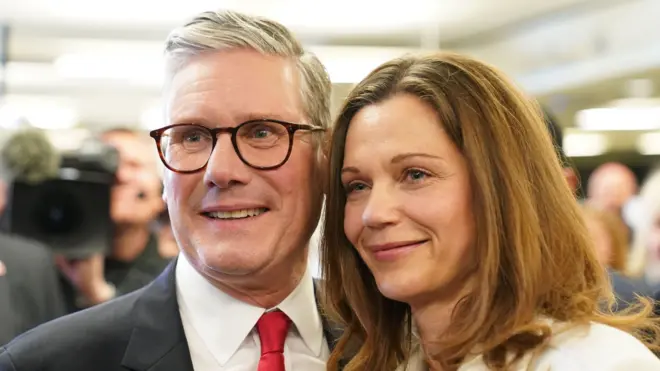 Sir Keir Starmer and im wife land for Labour HQ